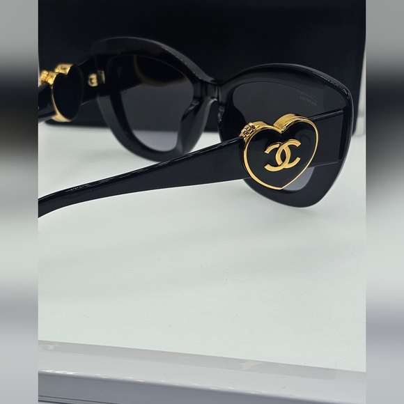 CHANEL 5517A 622 S8 BLACK SUNGLASSES HIDDEN MIRROR Polarized - Picture 16 of 16